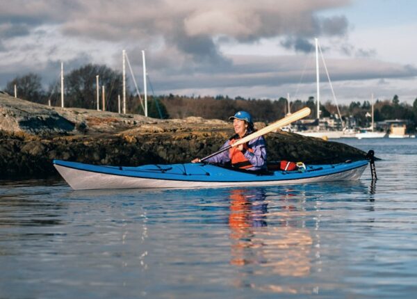 Delta 15s havakajak med ror kommer i havn