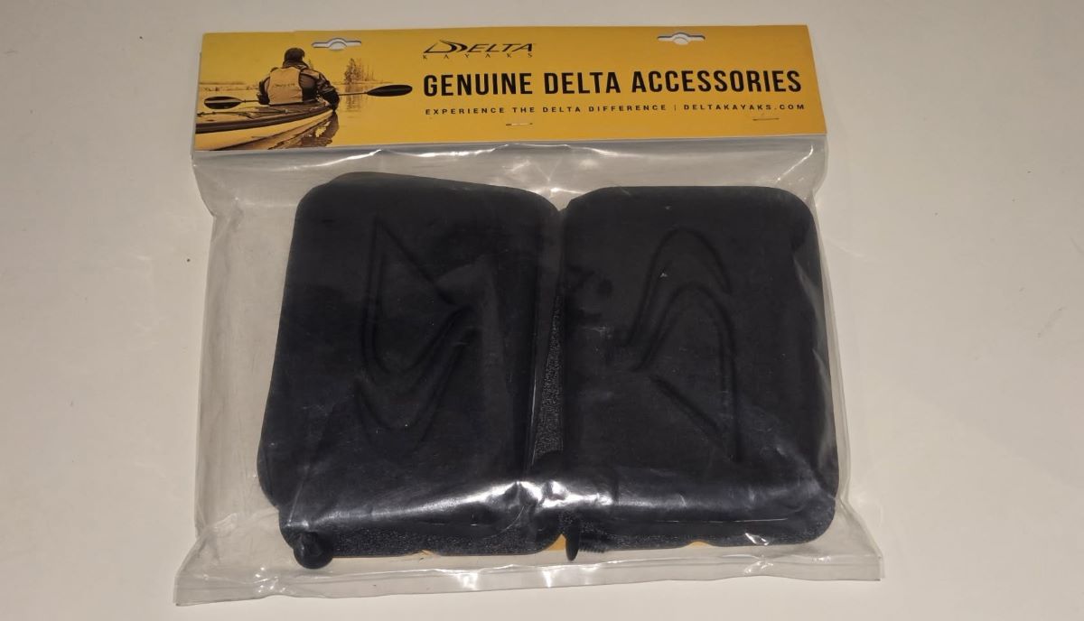 Contour seat hip pads